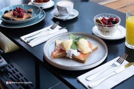 Petit-déjeuner au Café Restaurant De Bazel à Amsterdam