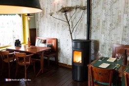 Restaurant au bord de l’eau aux Pays-Bas