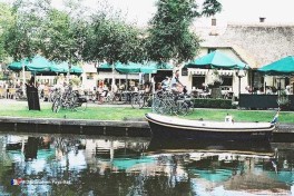 Location de bateaux De Otterskooi Dwarsgracht Giethoorn aux Pays-Bas